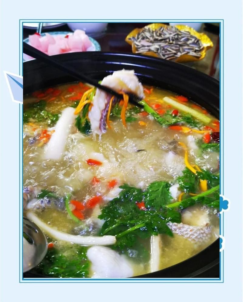 曲靖龍魚店，富源縣宇光鱒龍魚餐館玻璃缸里游弋的羅平龍魚故事