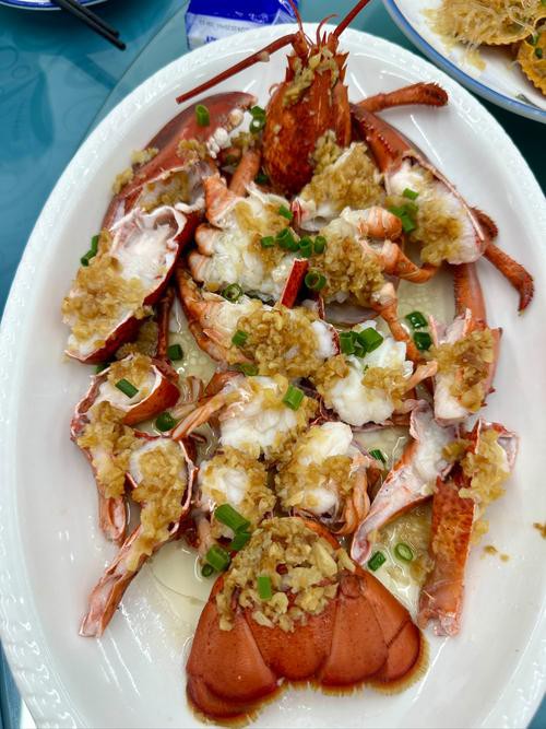 大龍蝦烹飪后的圖片展示，《大龍蝦烹飪后的圖片展示》