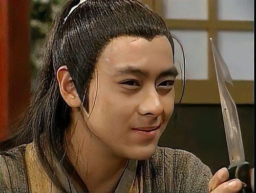 古龍筆下還有哪些類似珠鱗的暗器？，古龍筆下十大暗器排行，孔雀翎僅排第二 古龍筆下還有哪些類似珠鱗的暗器？，古龍筆下十大暗器排行，孔雀翎僅排第二 龍魚百科 第3張