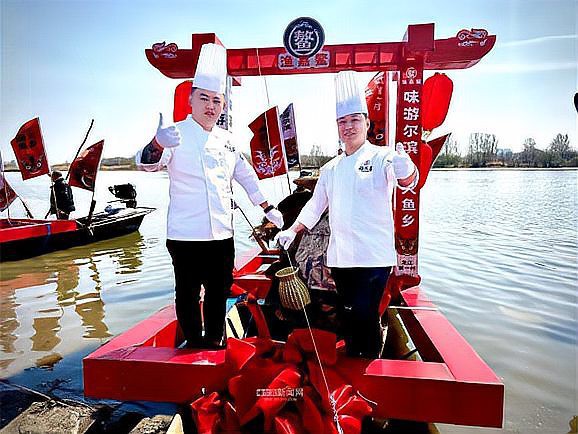 巴彥龍魚店，“巴彥龍魚店”聚焦于龍魚及相關(guān)水族寵物的銷售與服務(wù)