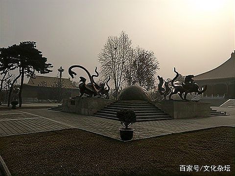 鳳凰是朱雀的后代嗎，鳳凰與朱雀是什么關系？