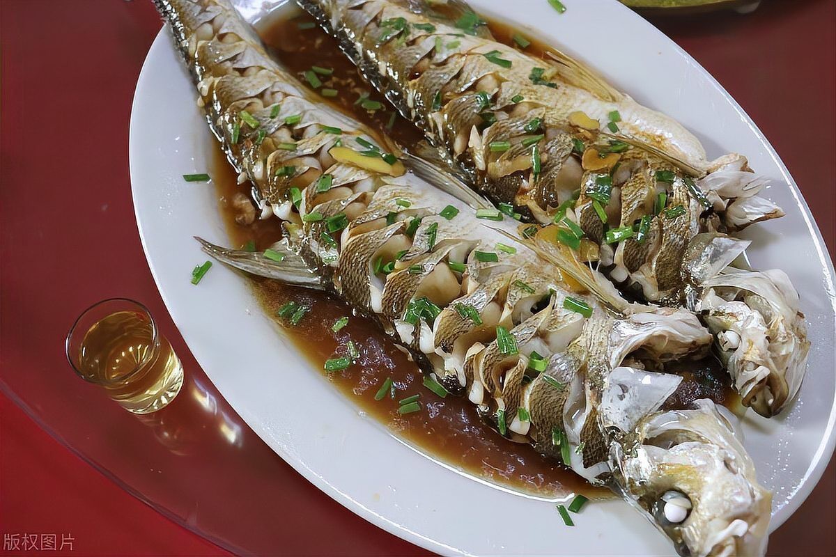 刀魚(yú)學(xué)名叫什么，五一后少吃鯉魚(yú)和草魚(yú),多吃這4種淡水魚(yú),鮮嫩肥美正當(dāng)時(shí)