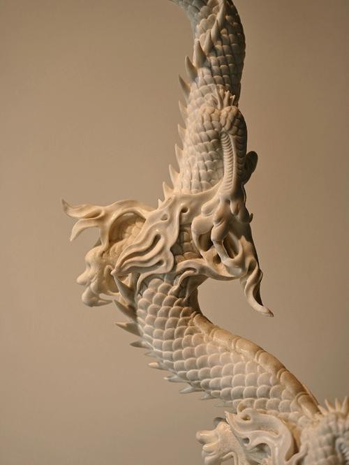 提供幾張龍工藝品的圖片，中華民族的精神圖騰龍主題藝術品：或見矯健游龍盤旋于青玉雕件之上 提供幾張龍工藝品的圖片，中華民族的精神圖騰龍主題藝術品：或見矯健游龍盤旋于青玉雕件之上 龍魚論壇 第23張