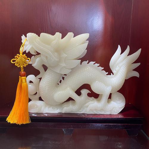 提供幾張龍工藝品的圖片，中華民族的精神圖騰龍主題藝術品：或見矯健游龍盤旋于青玉雕件之上 提供幾張龍工藝品的圖片，中華民族的精神圖騰龍主題藝術品：或見矯健游龍盤旋于青玉雕件之上 龍魚論壇 第24張