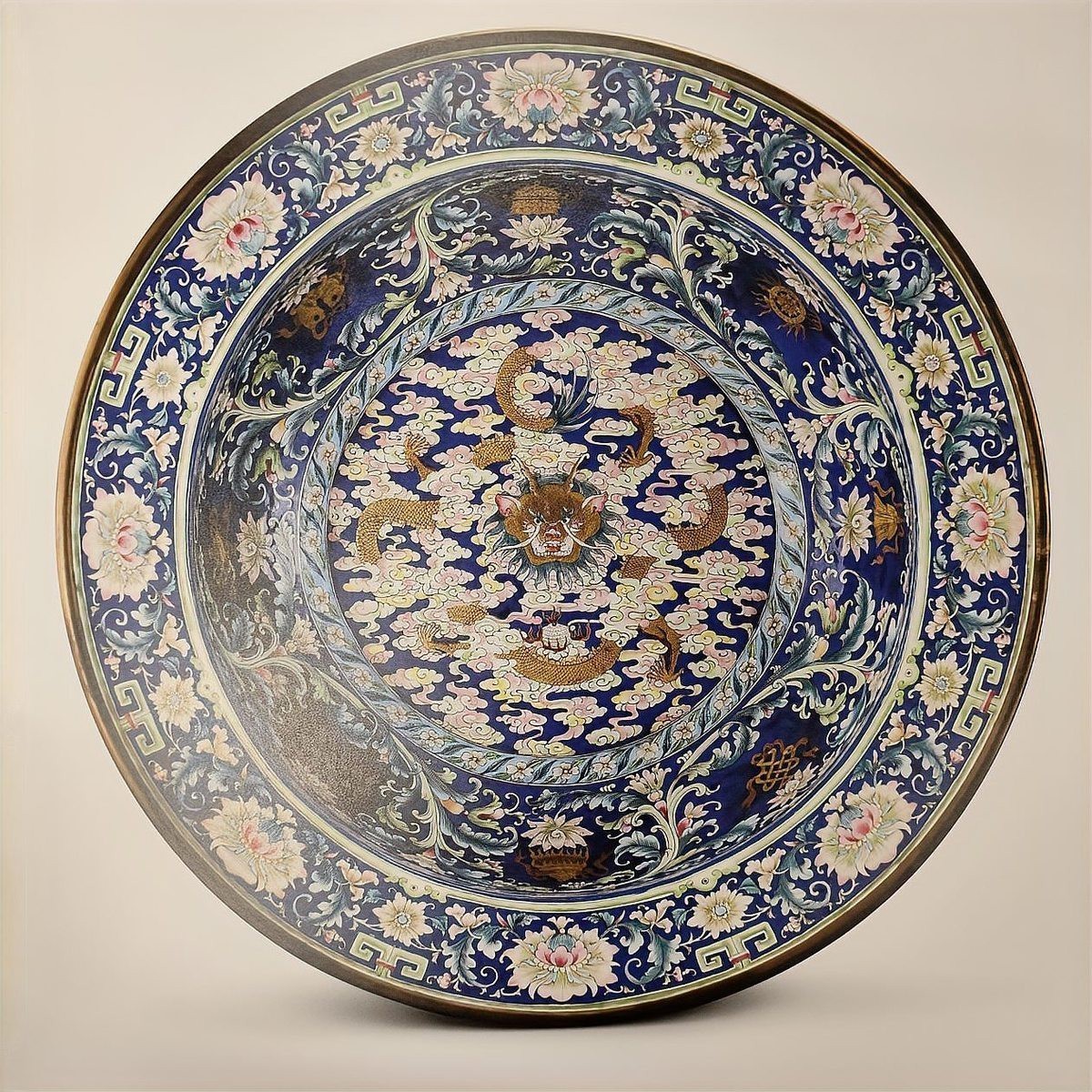 提供幾張龍工藝品的圖片，中華民族的精神圖騰龍主題藝術品：或見矯健游龍盤旋于青玉雕件之上 提供幾張龍工藝品的圖片，中華民族的精神圖騰龍主題藝術品：或見矯健游龍盤旋于青玉雕件之上 龍魚論壇 第30張