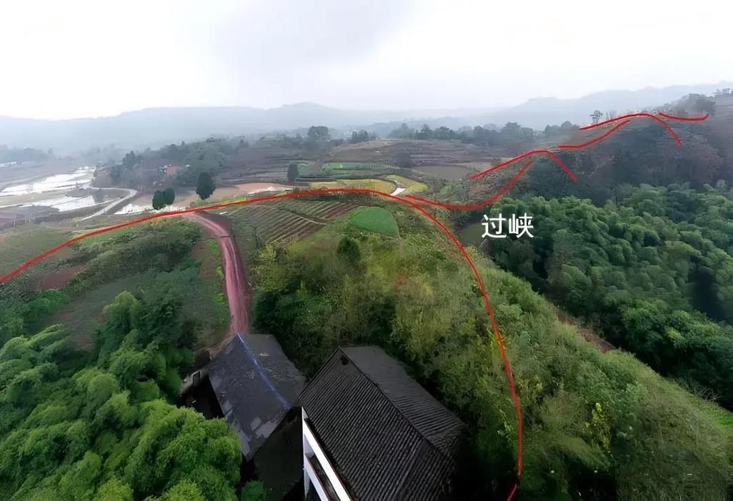 提供幾張龍形地的風水圖片，《龍形地風水圖片相關摘要》