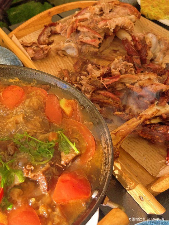 紅龍旗美食街小吃攻略，《紅龍旗美食街小吃攻略》