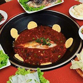 石景山龍魚店，烏蘇里江野生江魚食府(石景山店)小漁港