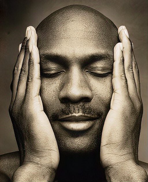 喬丹手大還是奧尼爾手大，奧尼爾和喬丹的手掌長度對比