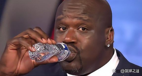 喬丹手大還是奧尼爾手大，奧尼爾和喬丹的手掌長度對比