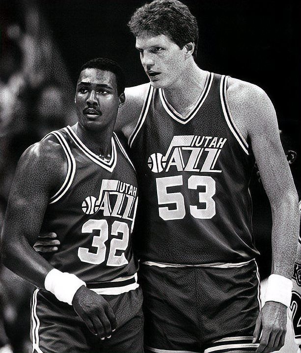 喬丹手大還是奧尼爾手大，奧尼爾和喬丹的手掌長度對比