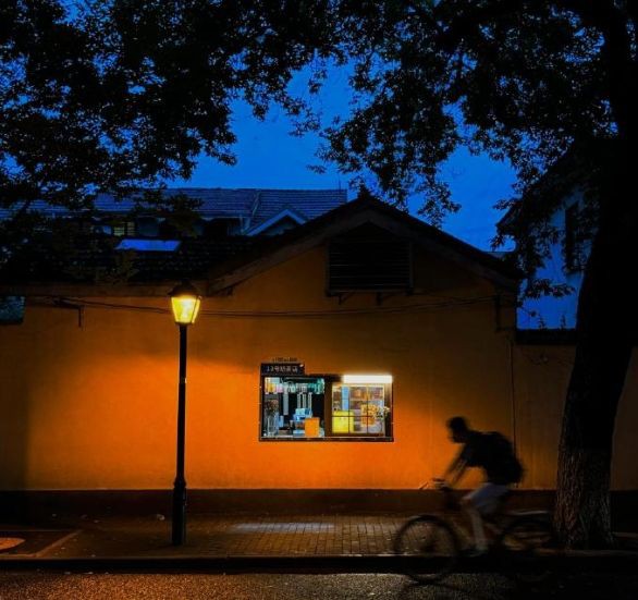 家里有一只蜈蚣要警惕，《家里有一只蜈蚣要警惕》 家里有一只蜈蚣要警惕，《家里有一只蜈蚣要警惕》 全國水族館企業(yè)名錄 第6張