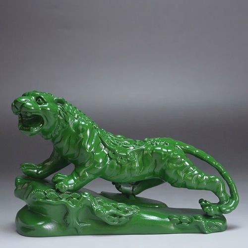 綠色老虎雕塑，曬你與虎跑公園的老照片杭州日?qǐng)?bào)曬你與虎跑公園的老照片