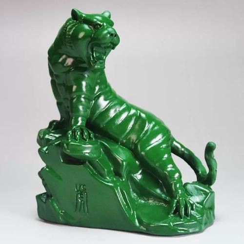 綠色老虎雕塑，曬你與虎跑公園的老照片杭州日?qǐng)?bào)曬你與虎跑公園的老照片