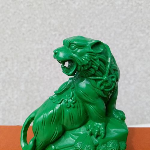 綠色老虎雕塑，曬你與虎跑公園的老照片杭州日?qǐng)?bào)曬你與虎跑公園的老照片