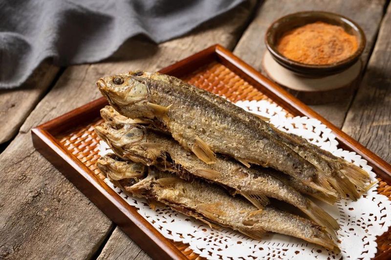 內蒙有什么魚種，內蒙古達里湖華子魚洄游季年吸引5萬人次游客游客