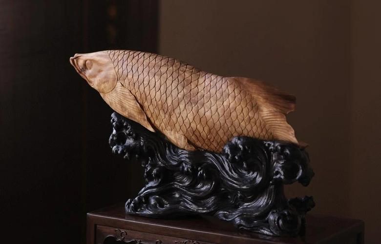 緬甸龍魚擺件圖片，緬甸花梨木金龍魚擺件