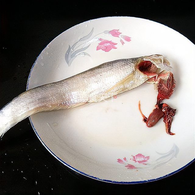 刀魚的最佳吃法，《刀魚的最佳吃法》刀魚的最佳吃法：清蒸刀魚的做法