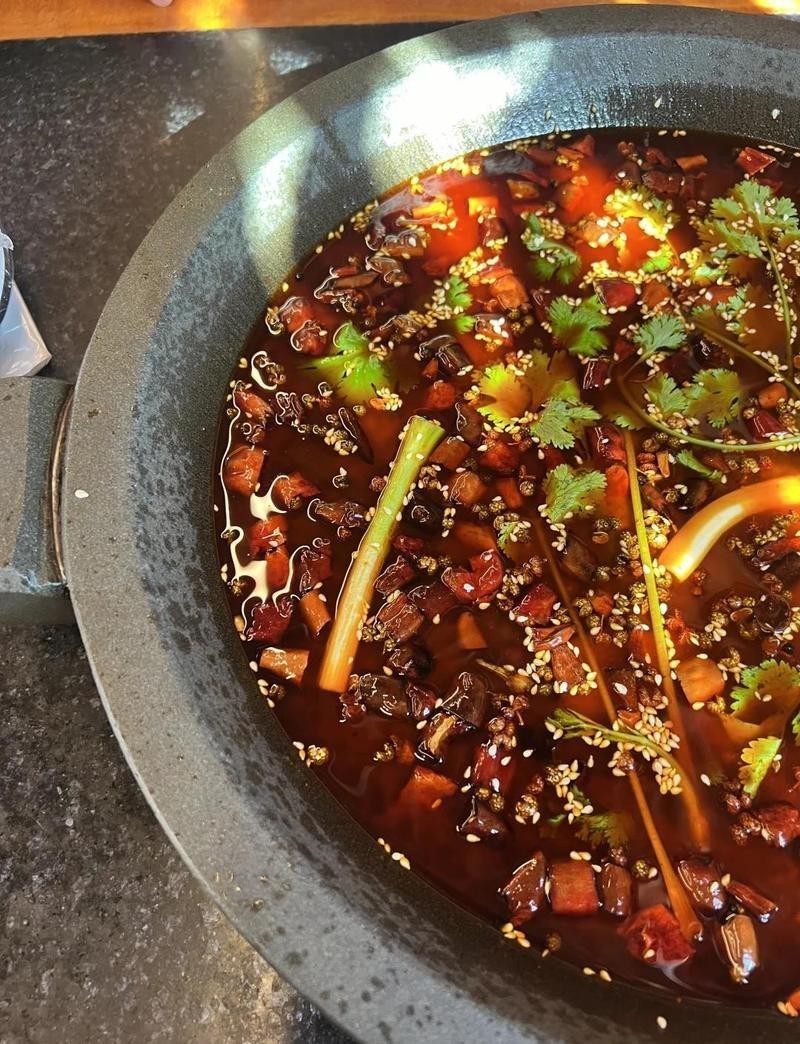 石泉龍魚店，石泉古鎮(zhèn)必吃!兩天不踩雷的石鍋魚攻略 石泉龍魚店，石泉古鎮(zhèn)必吃!兩天不踩雷的石鍋魚攻略 全國水族館企業(yè)名錄 第2張