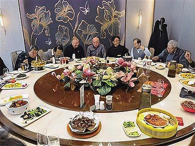 迎澤龍魚店，太原海底世界火鍋:藍色魚缸與美味共舞米粒生活小妙招 迎澤龍魚店，太原海底世界火鍋:藍色魚缸與美味共舞米粒生活小妙招 全國水族館企業(yè)名錄 第3張
