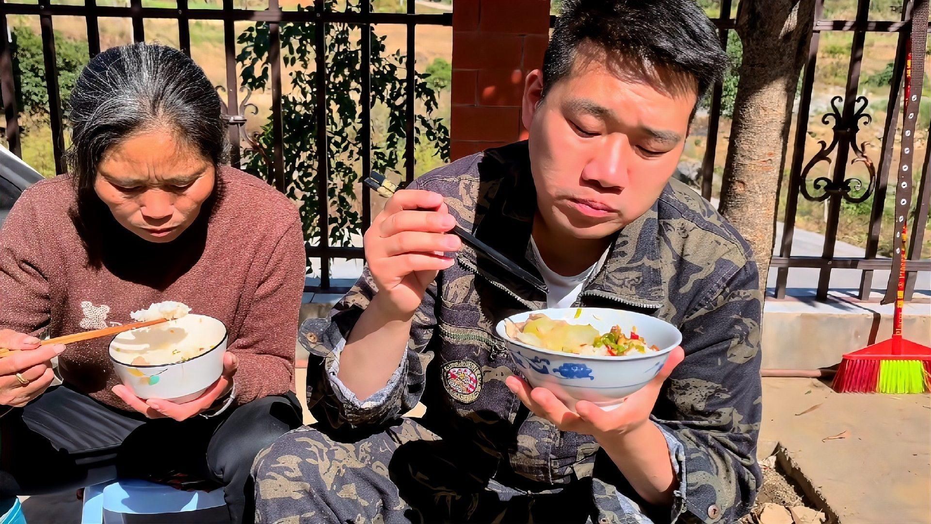 綠辣椒炒紅辣椒，《綠辣椒炒紅辣椒》 綠辣椒炒紅辣椒，《綠辣椒炒紅辣椒》 龍魚百科 第1張