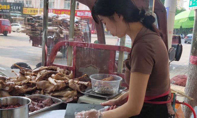 固始縣漁具店的歷史演變：固始縣多家店鋪銷售魚缸