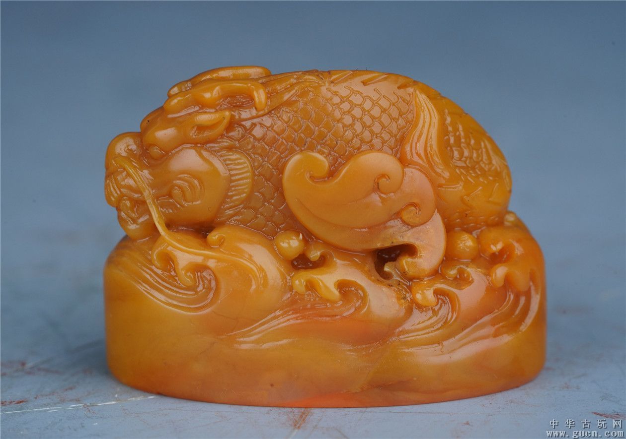 龍魚印章：清代龍魚獸鈕田黃凍印章在深圳梵高藝術品展出1570克