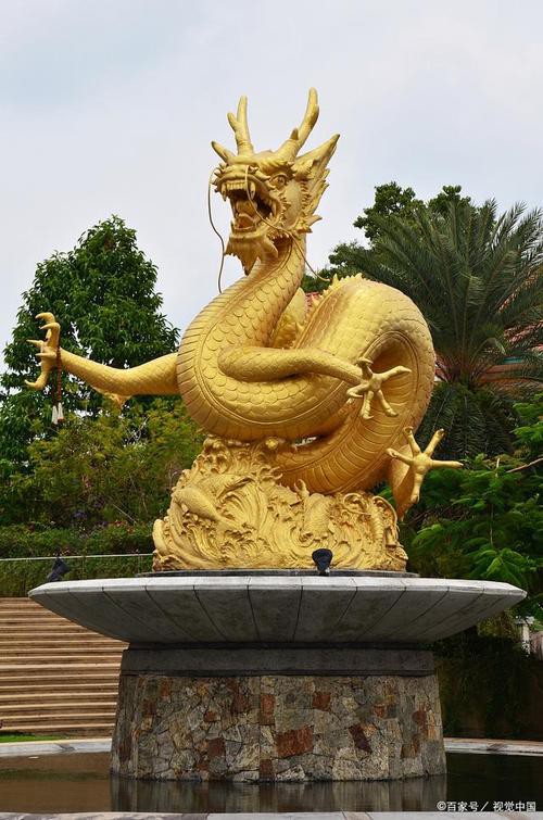 再給我一些龍擺件的圖片