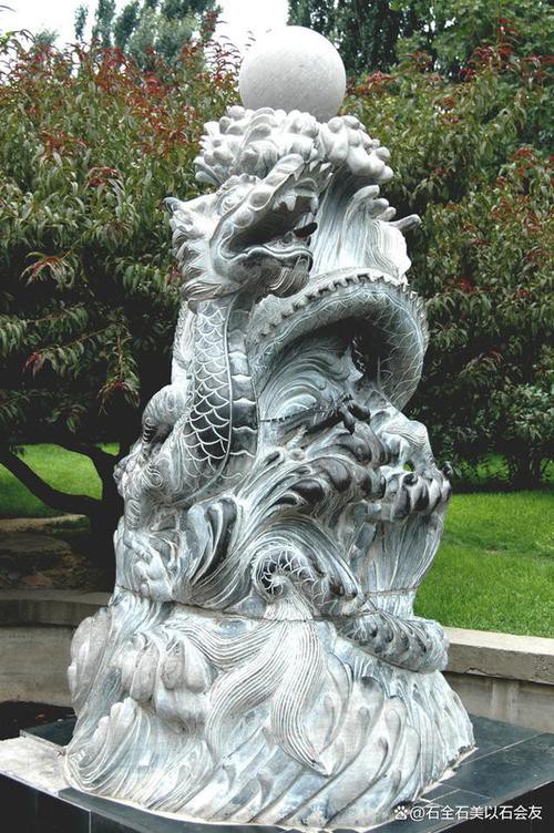 再給我一些龍擺件的圖片