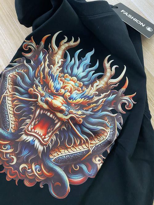 大紅龍圖騰在商業(yè)中的應用