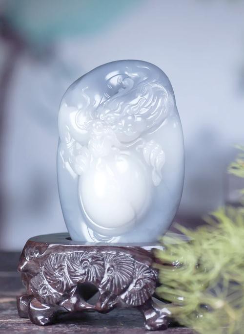列舉更多現(xiàn)代龍玉雕作品