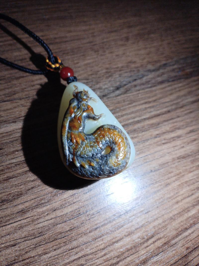 列舉更多現(xiàn)代龍玉雕作品