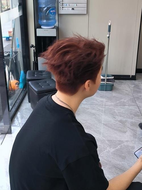 龍須背頭適合什么季節