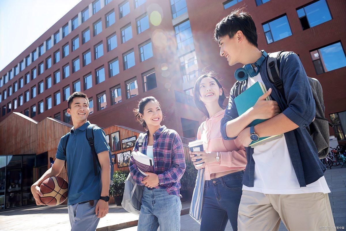 作者有沒有透露過自己的身份？