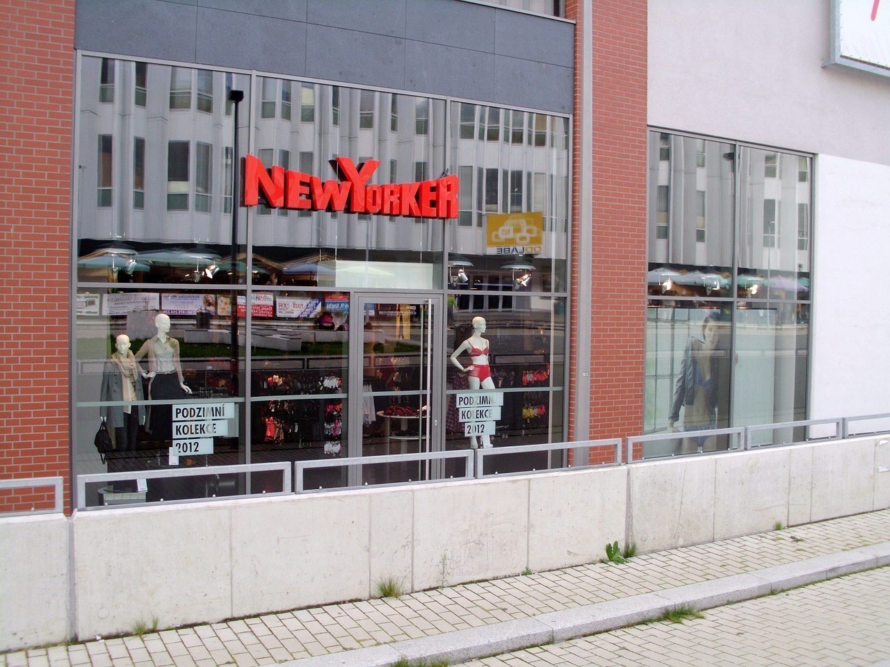 北京天通苑炯瑤商店（天通苑店鋪） 北京天通苑炯瑤商店（天通苑店鋪） 全國水族館企業(yè)名錄 第1張