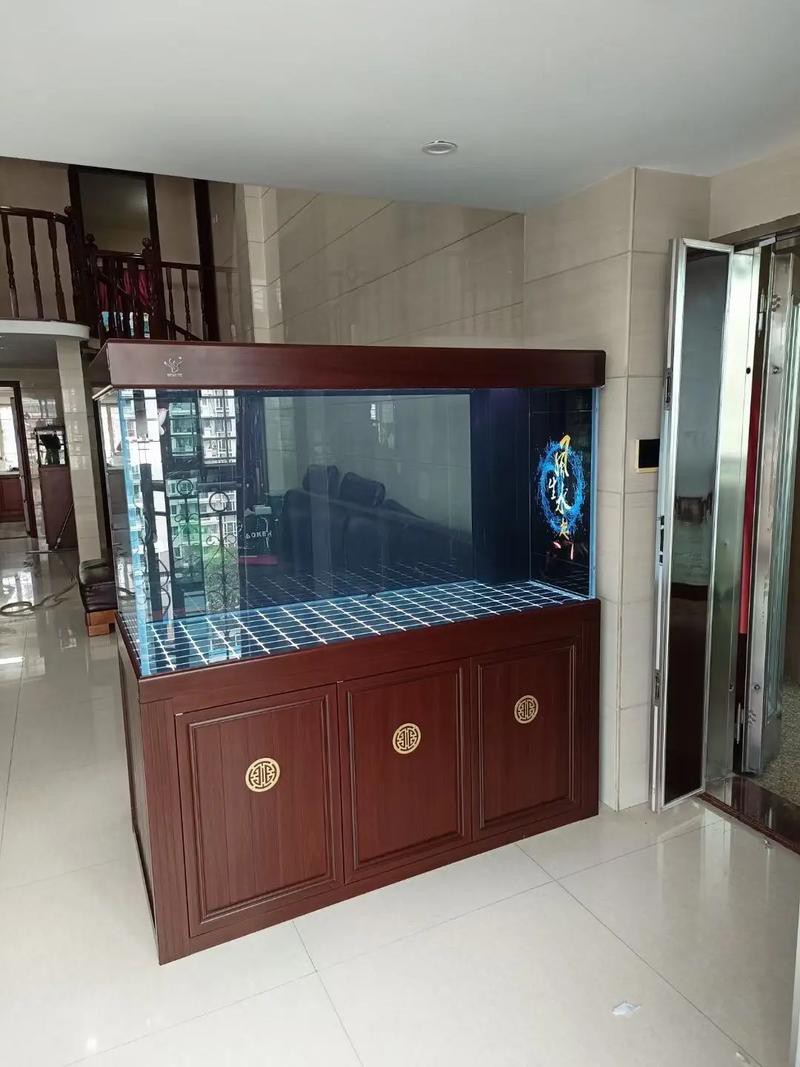 有沒有更多高清龍魚缸壁紙款式