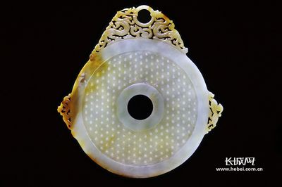 龍魚卵多大：亞洲龍魚的卵直徑大約為2厘米，產卵量不多，