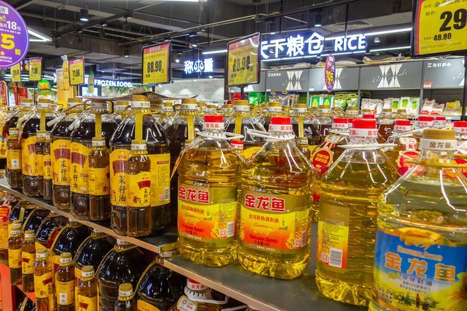 金龍魚多少度水溫：金龍魚最適宜的水溫范圍是24-29攝氏度