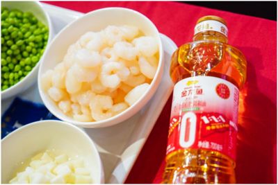 金龍魚吃啥上色快又好看：金龍魚吃什么會上色快 金龍魚吃啥上色快又好看：金龍魚吃什么會上色快 龍魚百科 第7張