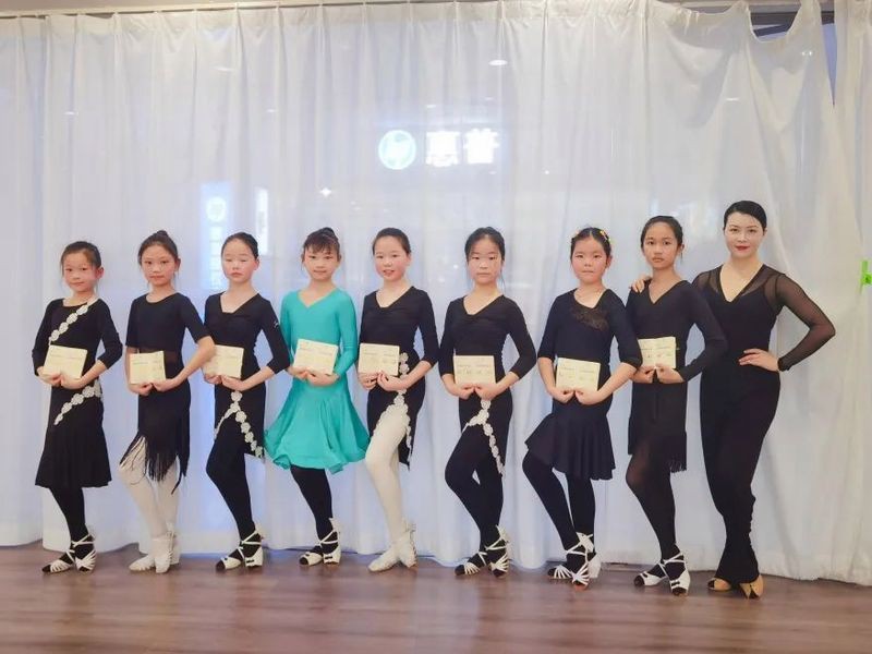 拉丁等級賽和名次賽區別,子圖聊體育,拉丁舞等級賽和名次賽有什么區別 龍魚百科 第2張 拉丁等級賽和名次賽區別,子圖聊體育,拉丁舞等級賽和名次賽有什么區別 拉丁等級賽和名次賽區別,子圖聊體育,拉丁舞等級賽和名次賽有什么區別 龍魚百科 第2張