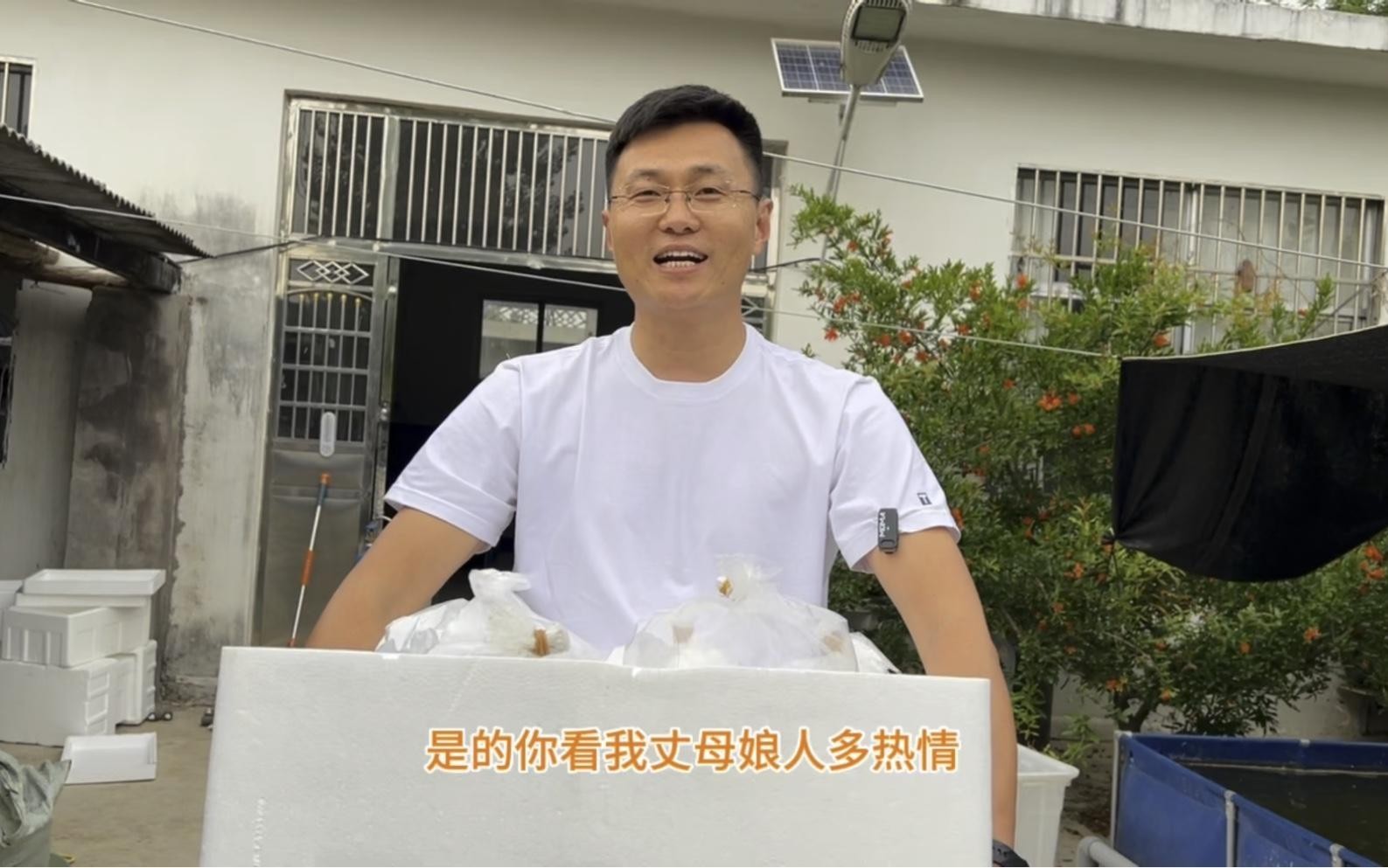 高背金龍魚發色后如何維護？