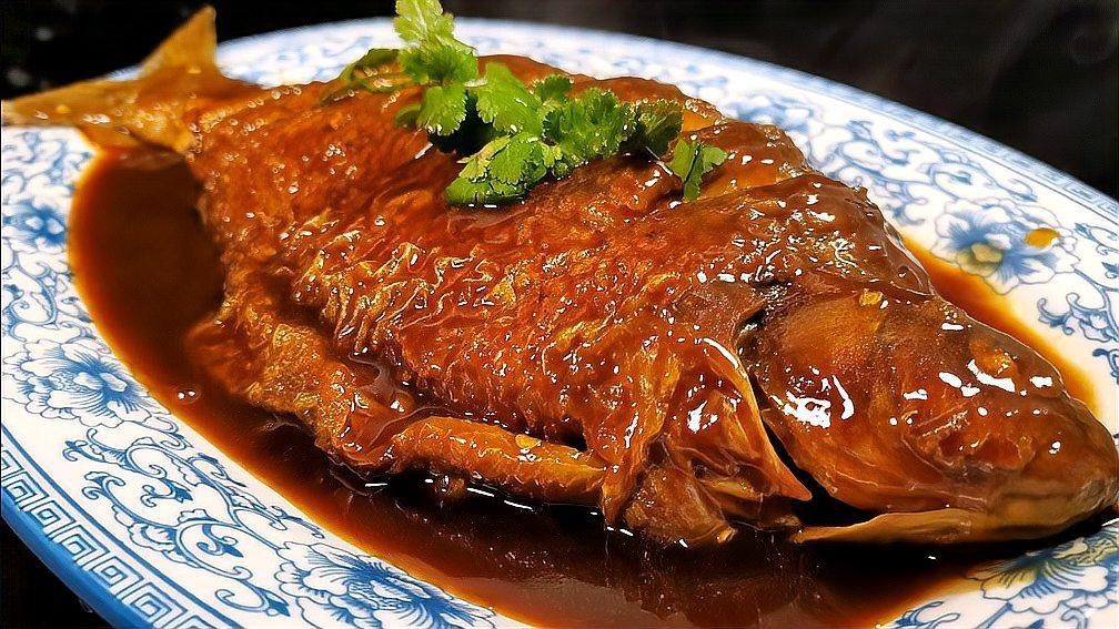 紅龍魚紅燒時用什么醬汁？