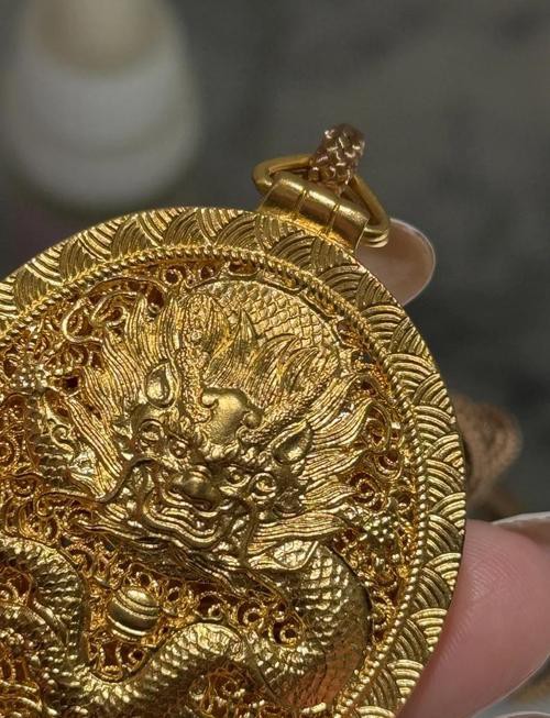 古典金龍黃金飾品有哪些款式？