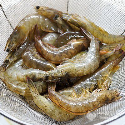 金龍魚喂河蝦好還是海蝦好：金龍魚喂河蝦好還是海蝦好，各有優缺點 金龍魚喂河蝦好還是海蝦好：金龍魚喂河蝦好還是海蝦好，各有優缺點 龍魚百科 第2張