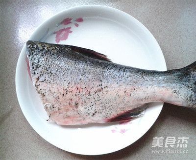 金龍魚突然不吃東西了怎么回事兒：金龍魚突然不吃東西了怎么回事？原因分析與解決方法