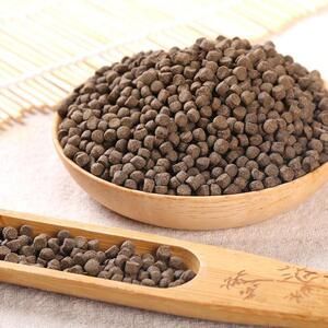 銀板魚適宜的飼料選擇（銀板魚的飼料選擇應(yīng)多樣化，銀板魚飼料保存技巧）