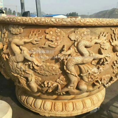 九龍魚缸要養(yǎng)什么龍魚好：九龍魚缸中適宜飼養(yǎng)的龍魚品種：銀龍魚、黑龍魚、粗線銀板