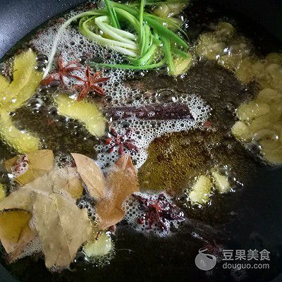 金龍魚背部發黑圖片【金龍魚背部發黑圖片分析衡細菌感染寄生蟲感染水質問題】
