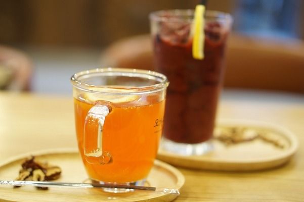 龍魚缸可以放熟普洱茶嗎：如何調節龍魚缸水質，龍魚缸適宜餌料選擇