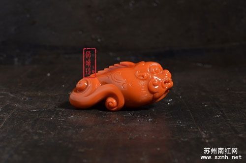 魚化龍紋飾：魚化龍的寓意和象征十分豐富多彩，其寓意和象征十分豐富多彩